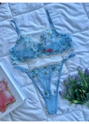 A-137 Mavi̇ Çi̇çekli̇ Brode Takım A-137 Mavi̇ Çi̇çekli̇ Brode Takım