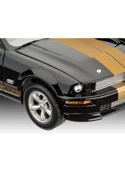 Nessiworld Revell 2006 Ford Shelby