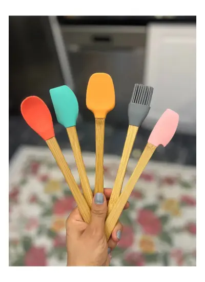 5&amp;#39;li Renkli Ahşap Saplı Silikon Uçlu Spatula Fırçalı Kaşık Seti -Yemek Hazırlık Seti 21 Cm