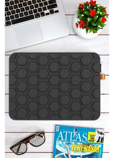 13 - 14 Inç Laptop Kılıfı Kabartma Motifli Notebook Çantası Darbeye Dayanıklı Laptop Çantası Siyah