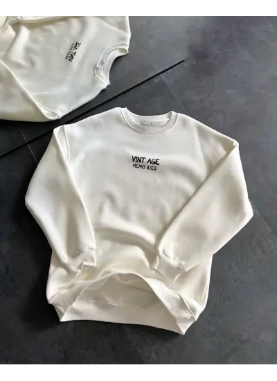 Bisiklet Yaka Üç İplik Baskılı Oversize SweatShirt - Beyaz